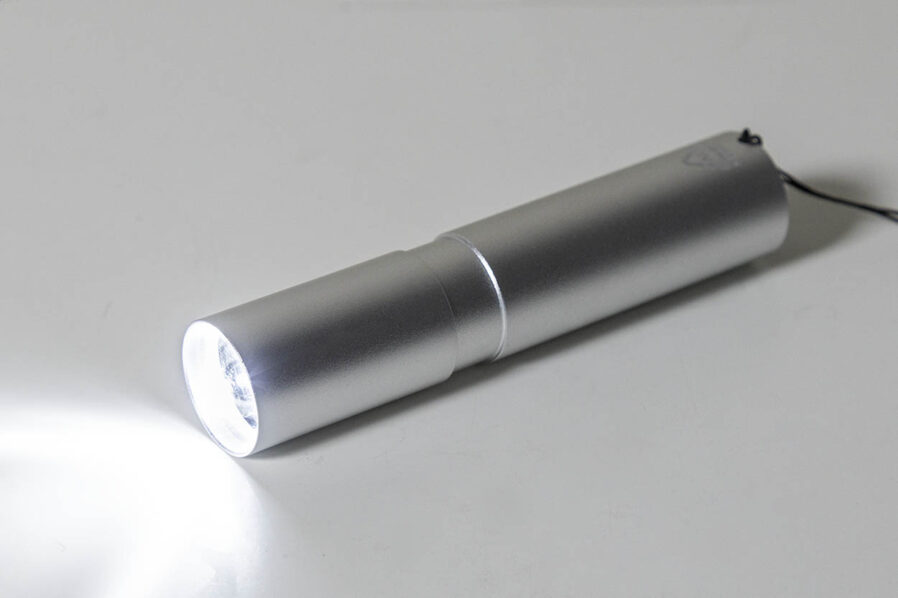 Latarka akumulatorowa z recyklingowanego aluminium Chargelight Tone